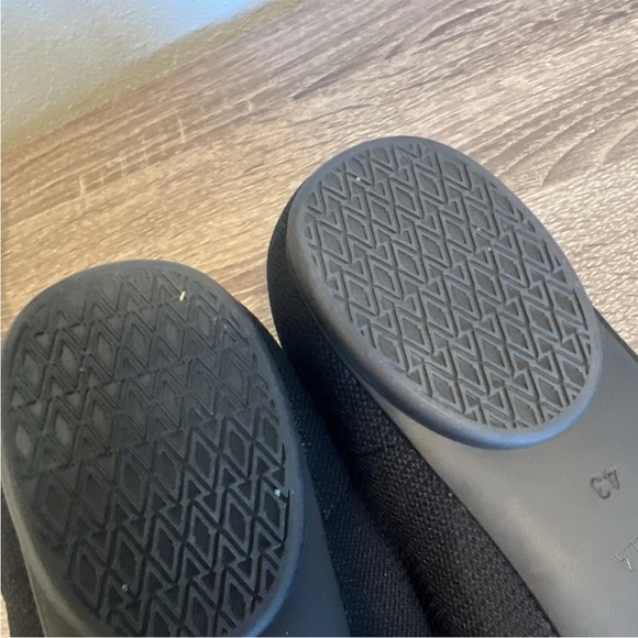 Vivaia Women's Bibi Size 11 (EU 43) U.S. Almond-Toe Knotted Flats Black Slip On - Picture 5 of 5